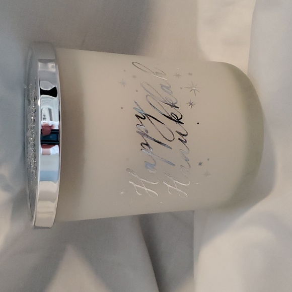 HAPPY HANUKKAH Scented Candle - Picture 1 of 5